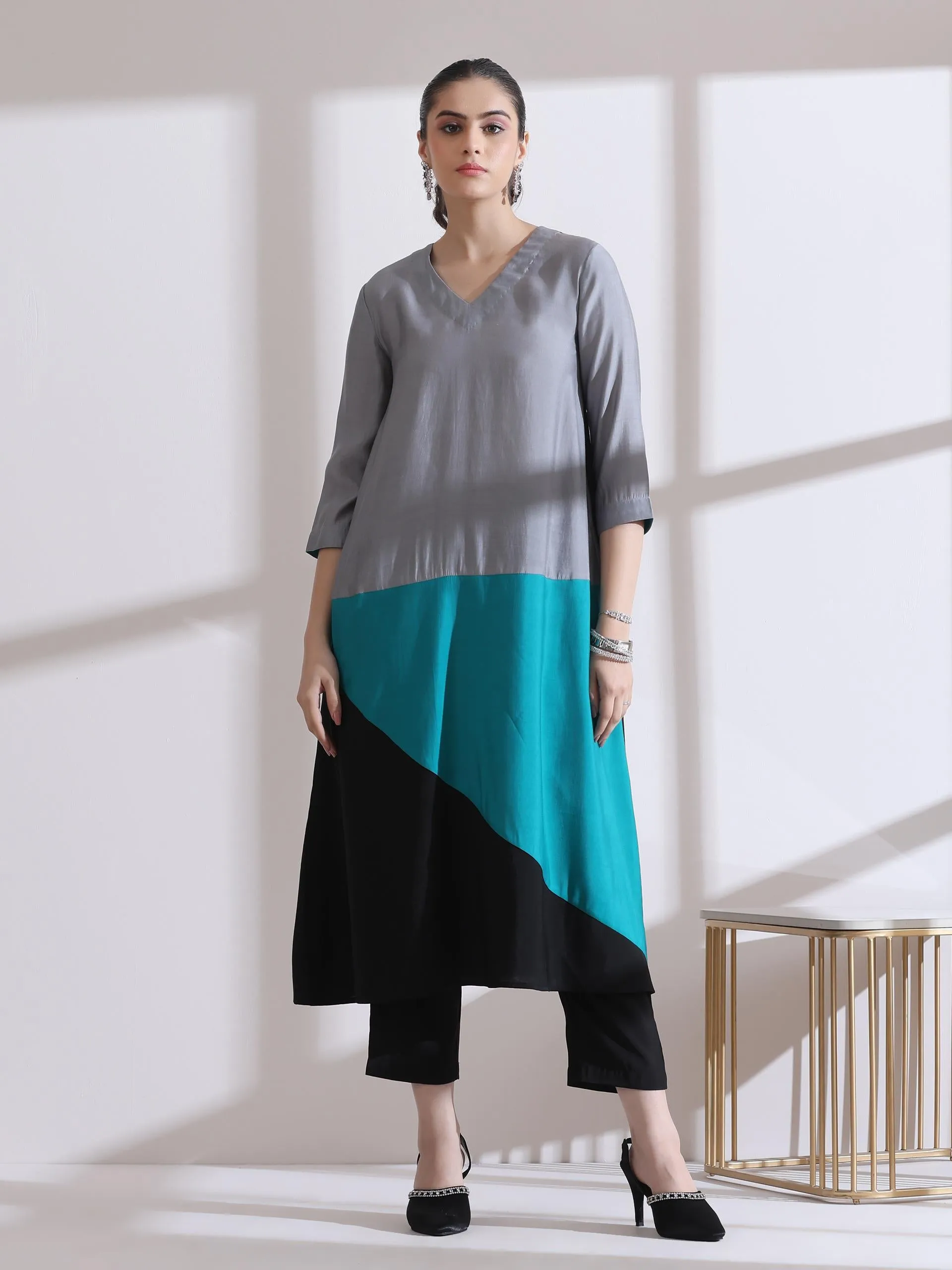 1 Pc - Airskin Black And Blue Triangle Kurta