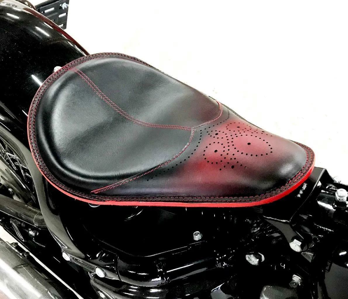 2018-2025 Harley Softail Spring Seat Conversion Mounting Kit Ant Red Wingtip