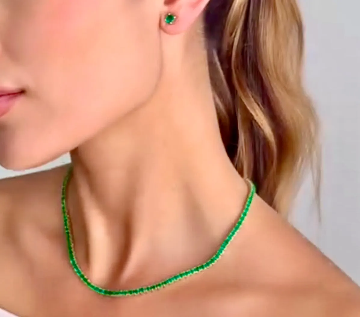 21.00 Carat AAA  Colombian Emerald Tennis Necklace 18 Karat Yellow Gold