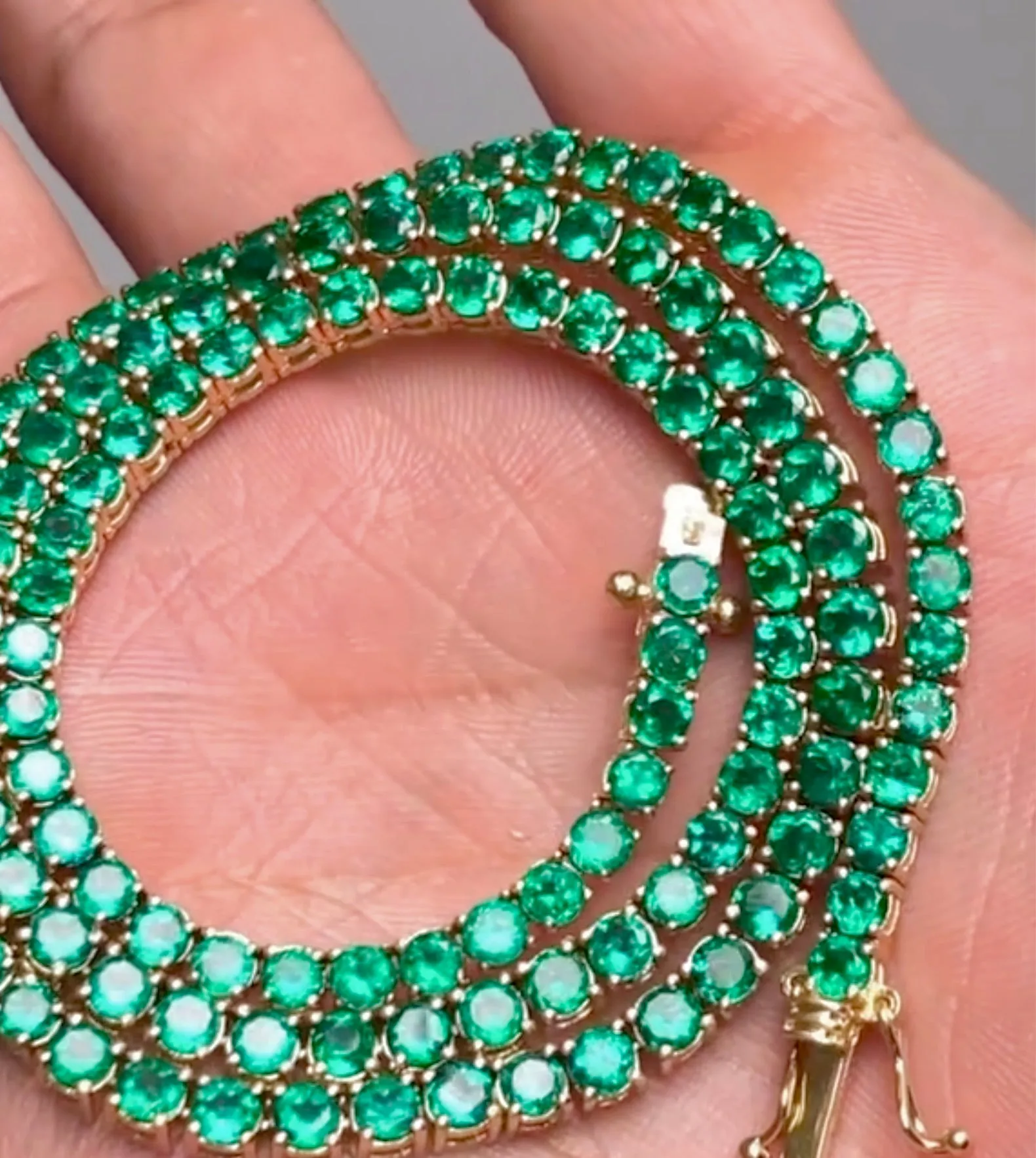 21.00 Carat AAA  Colombian Emerald Tennis Necklace 18 Karat Yellow Gold