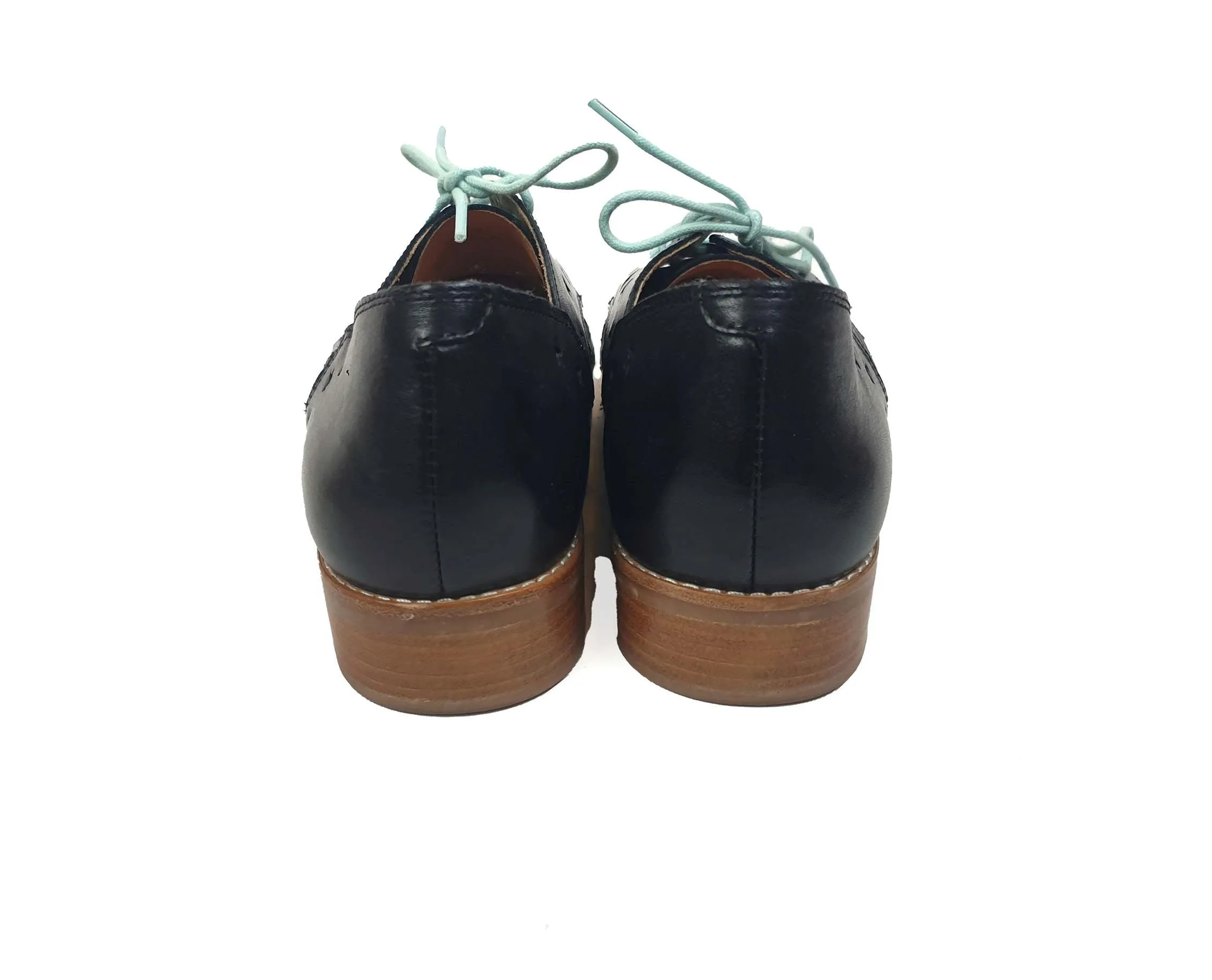 Bared black leather laceups with star perforations size 36