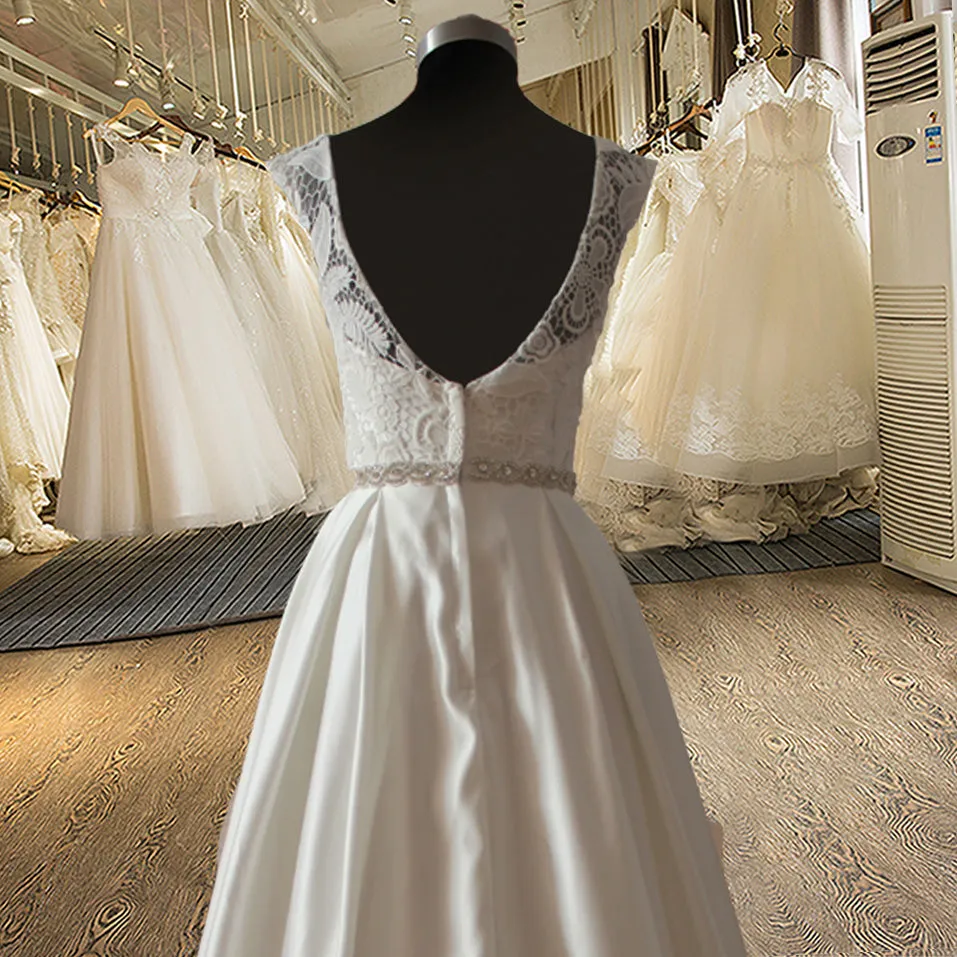 Chic Beaded Belt Wedding Dress