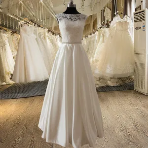 Chic Beaded Belt Wedding Dress