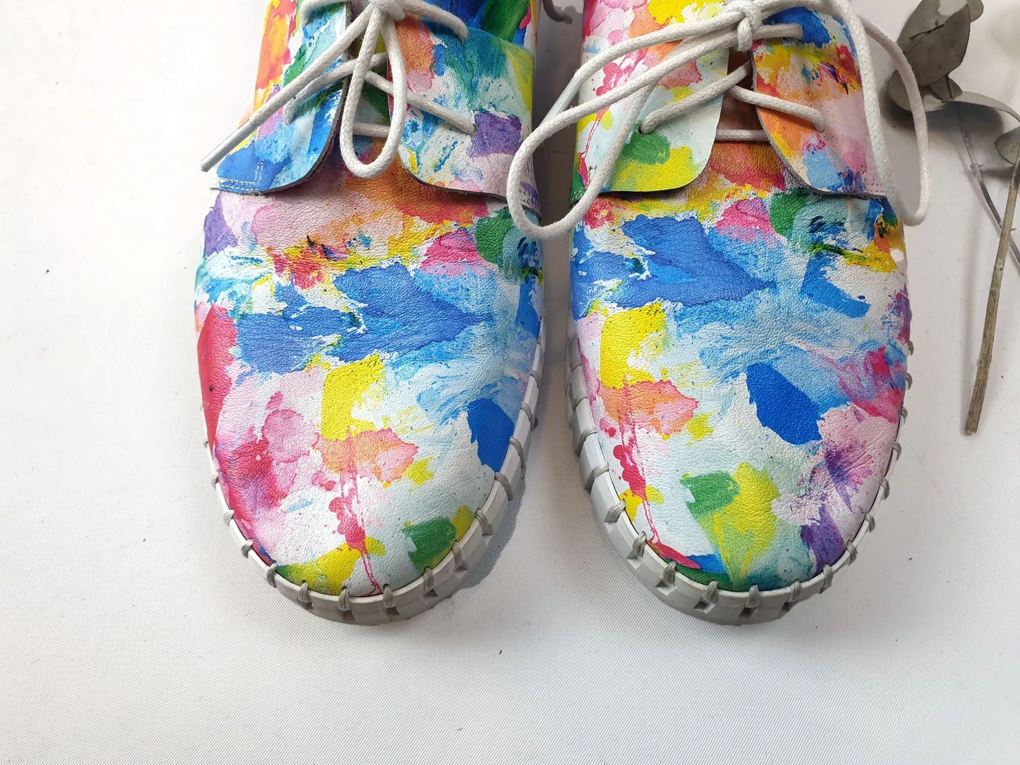 Django & Juliette paint splatter leather laceup shoes size 38