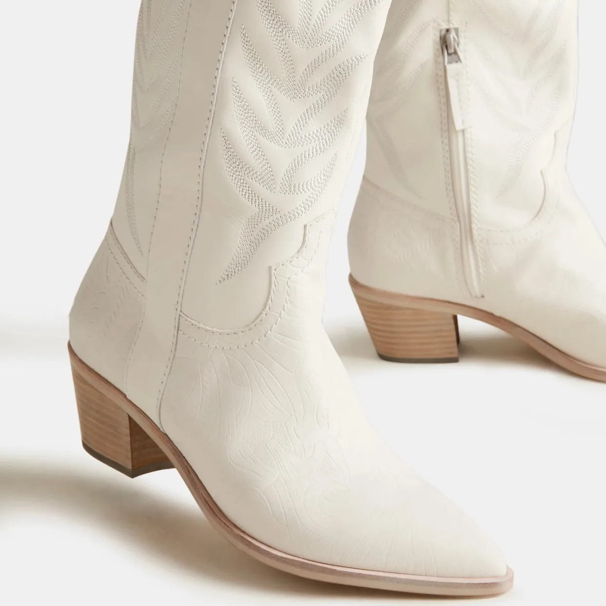 Dolce Vita Solei Embossed Boot-white