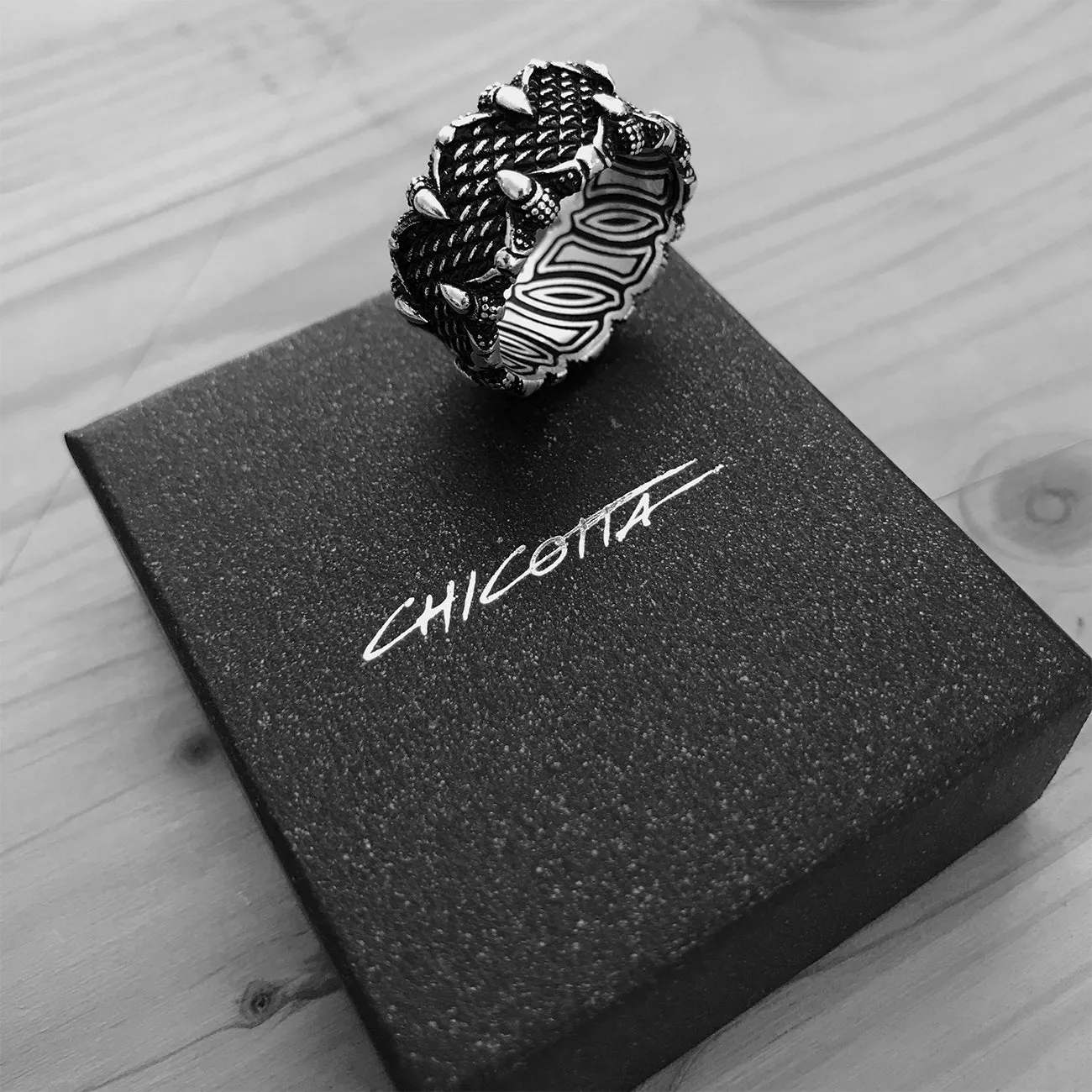 Dragon's Claw Design Oxidized Sterling Silver Band Ring