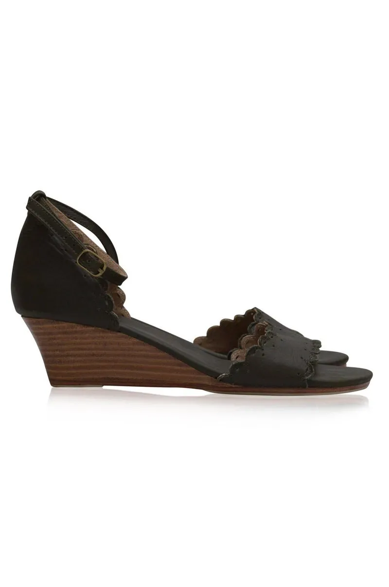 Dreamland Leather Wedges in Khaki Green