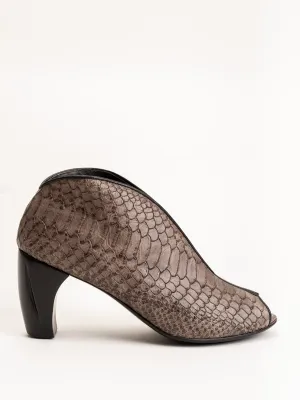 geneva bootie - grey lizard