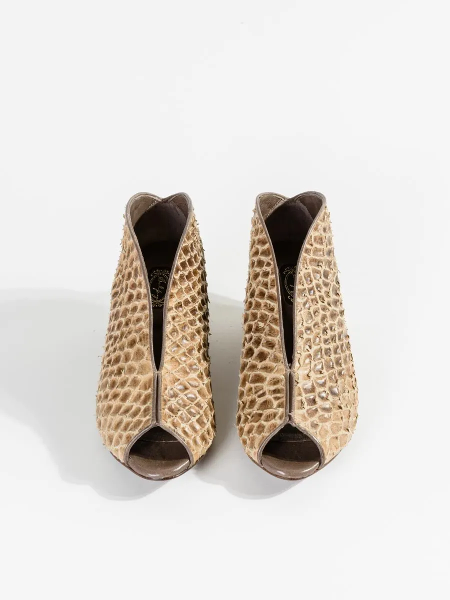 geneva low boot - olive monkfish
