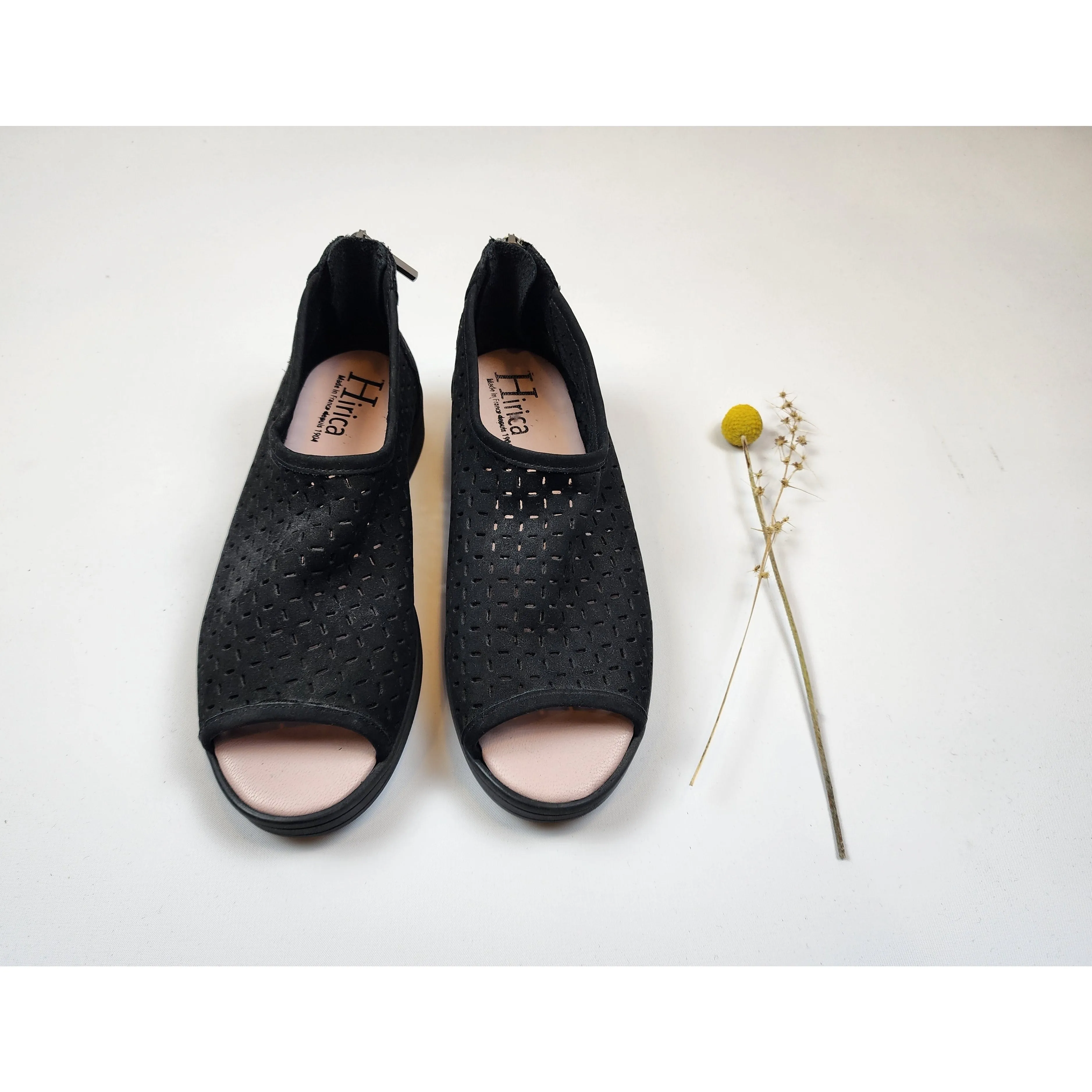 Hirica black neubuck leather shoes with lovely perforated pattern size 36.5