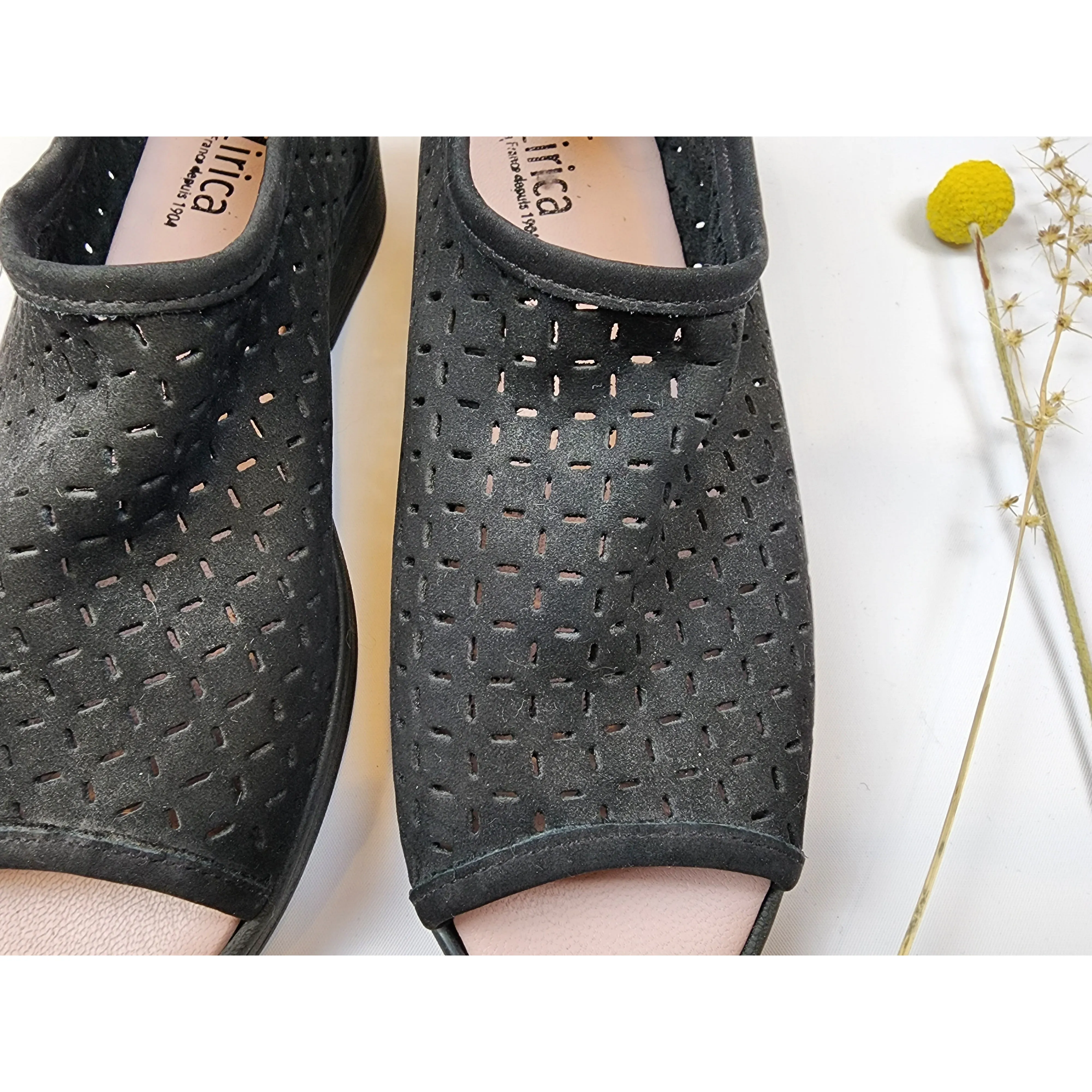 Hirica black neubuck leather shoes with lovely perforated pattern size 36.5