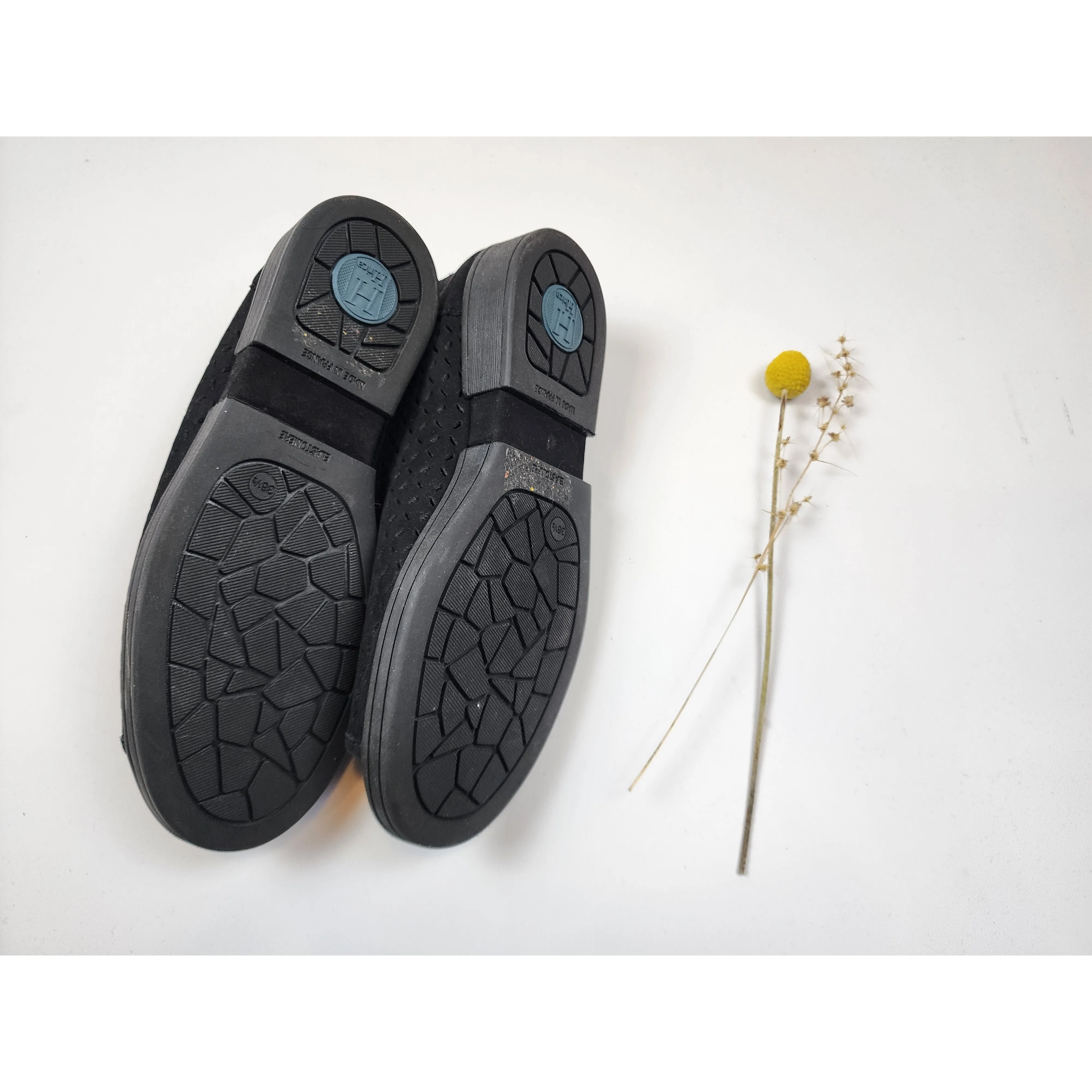 Hirica black neubuck leather shoes with lovely perforated pattern size 36.5