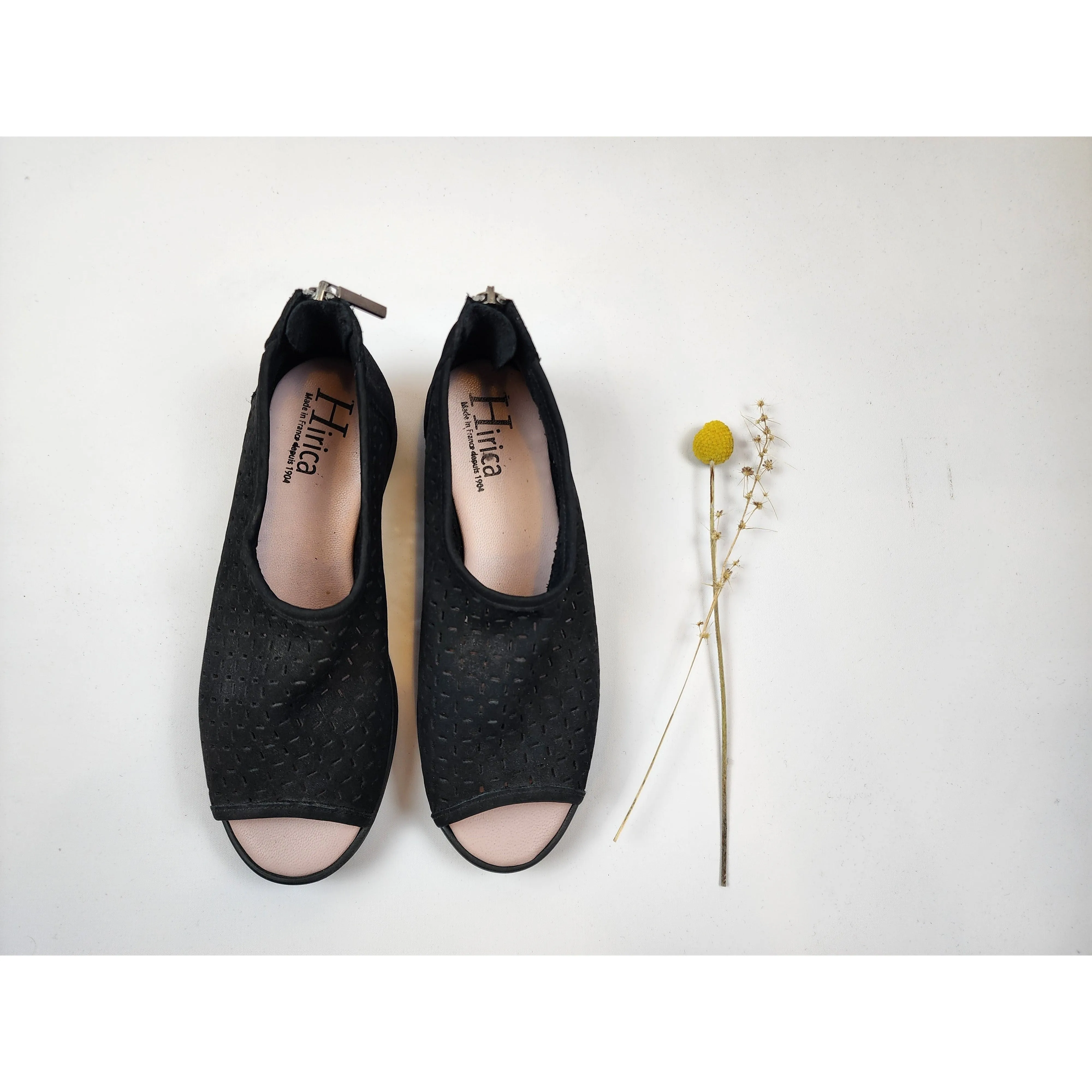 Hirica black neubuck leather shoes with lovely perforated pattern size 36.5