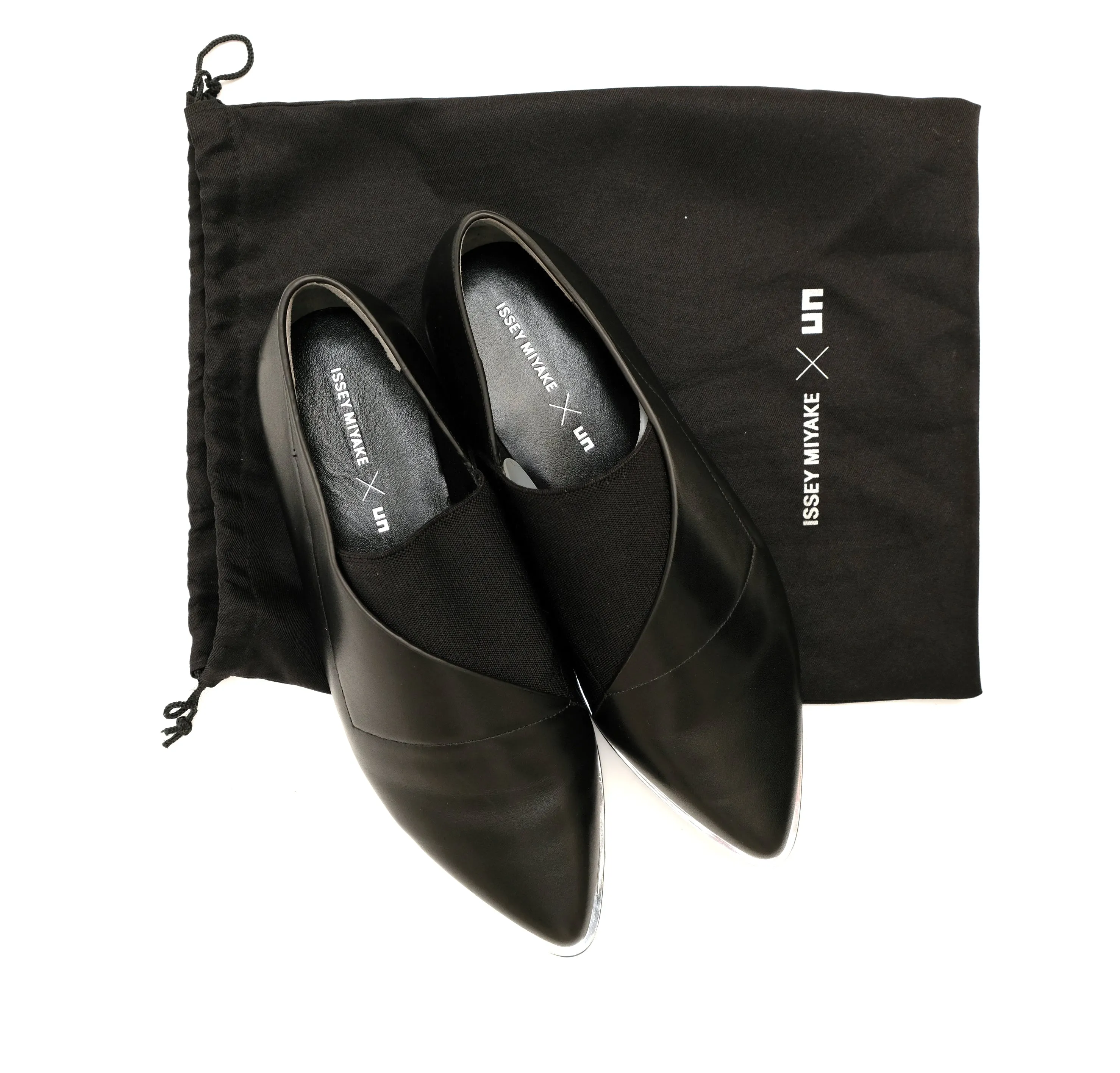 Issey Miyake Pointed Toe Flat Loafers in Black Leather with Silver Detail, EU39