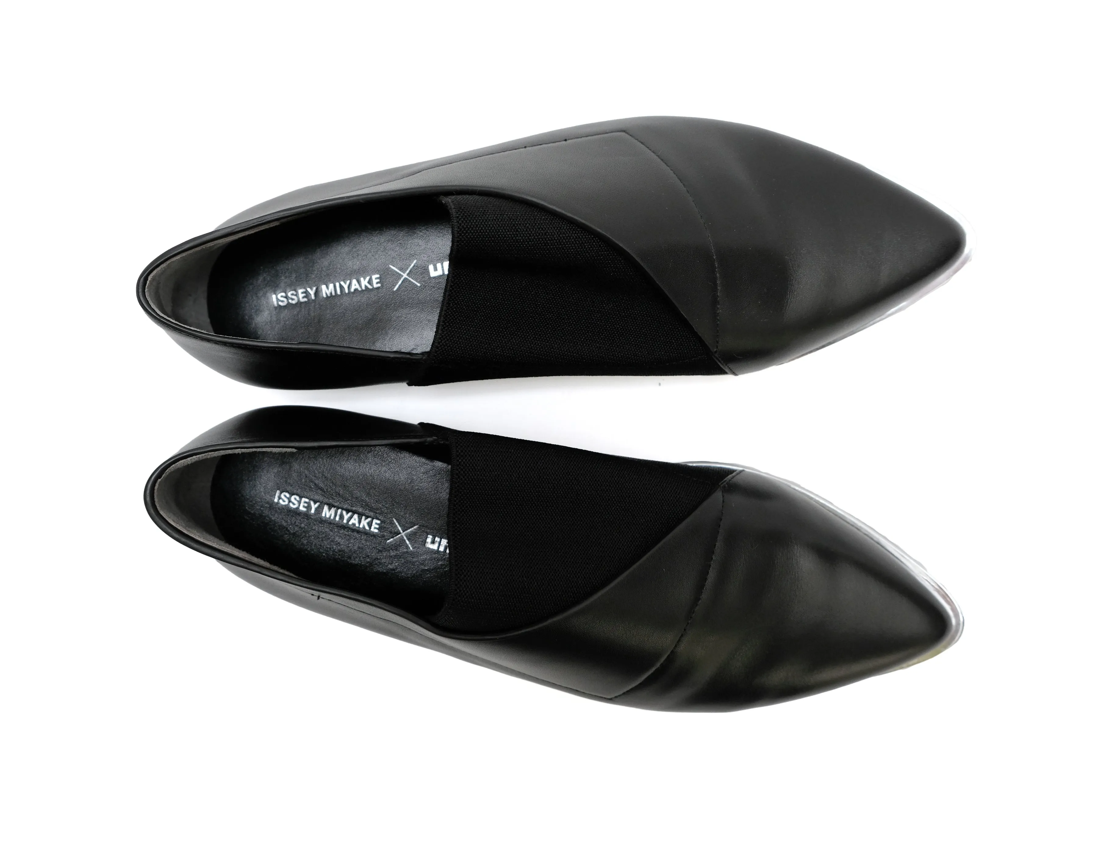 Issey Miyake Pointed Toe Flat Loafers in Black Leather with Silver Detail, EU39