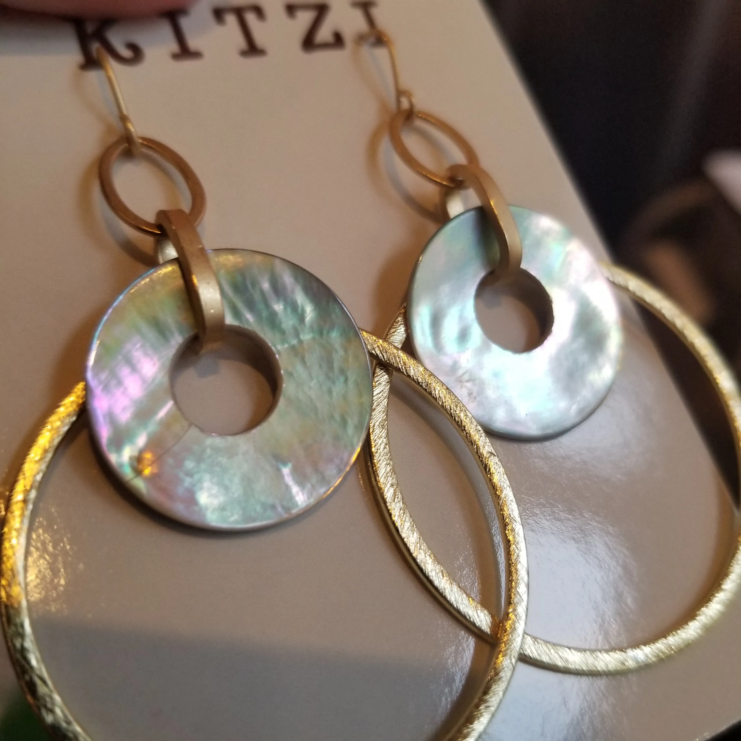 Kitzi Earrings Gold & Mother of Pearl 302