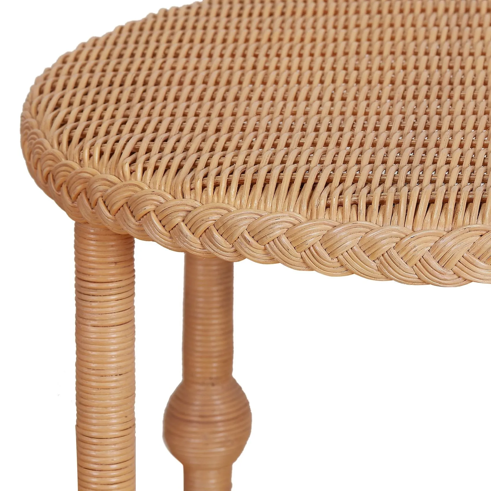 Lucas Drinks Table