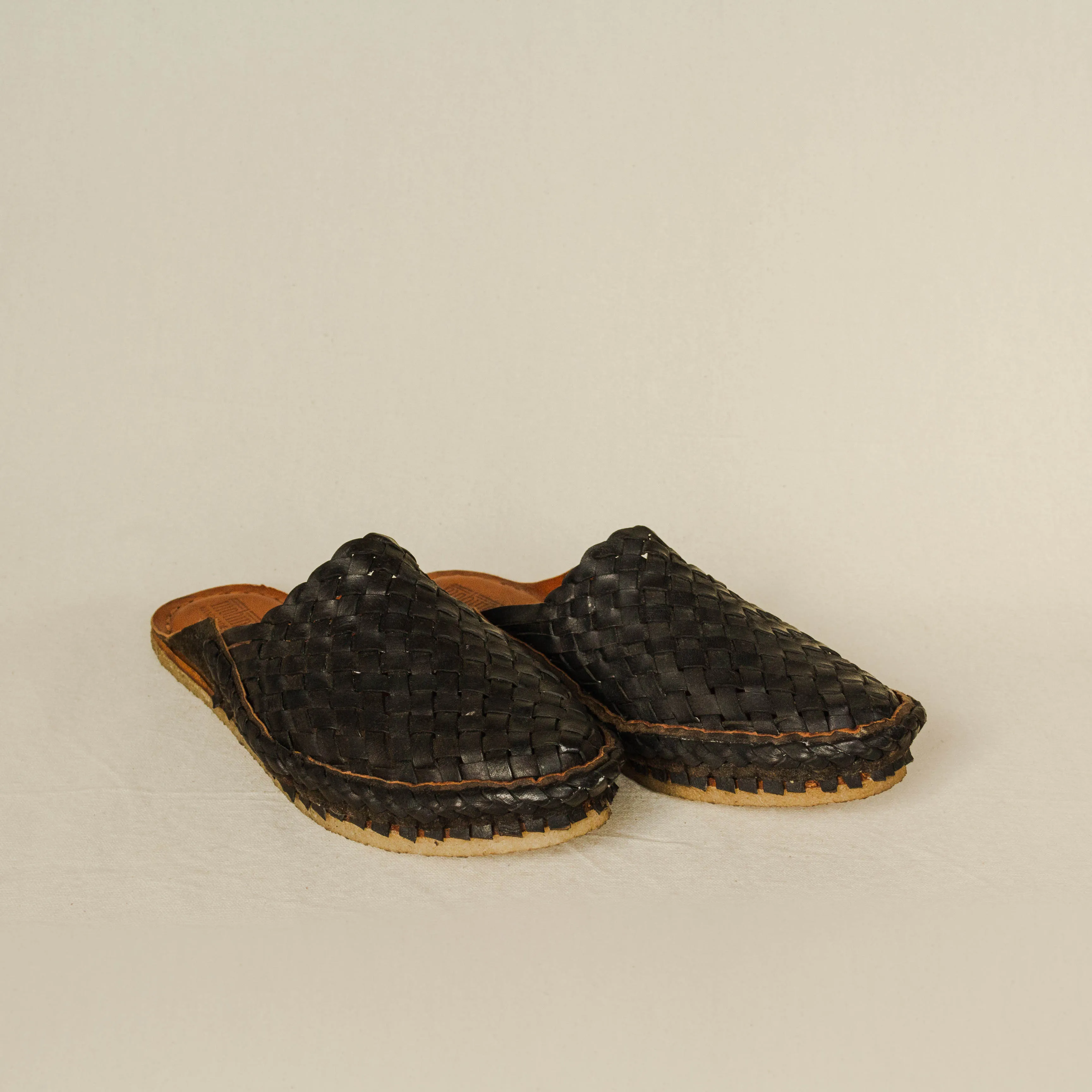 Mohinders Women's Woven Slides in Charcoal