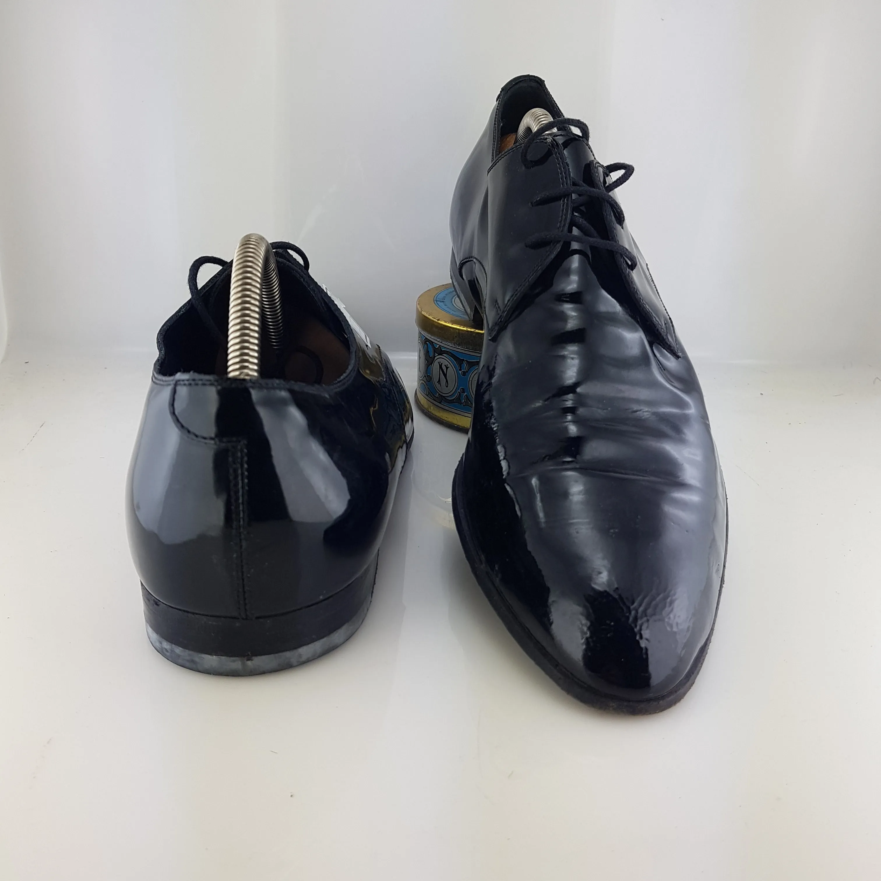 Patent leather derby shoes