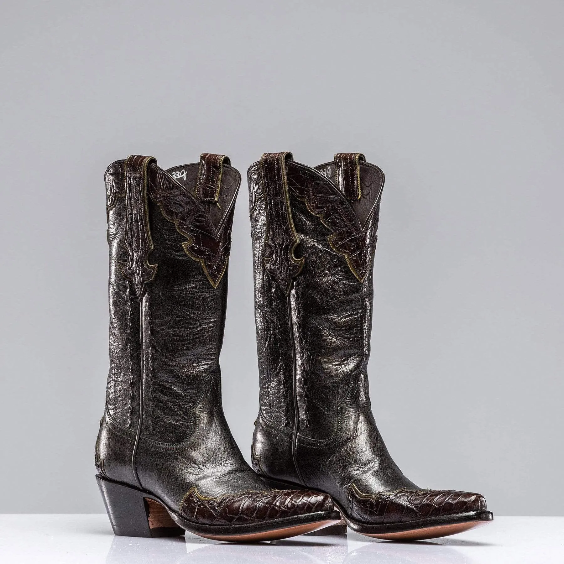Pearlized Majestic Goblin Boots