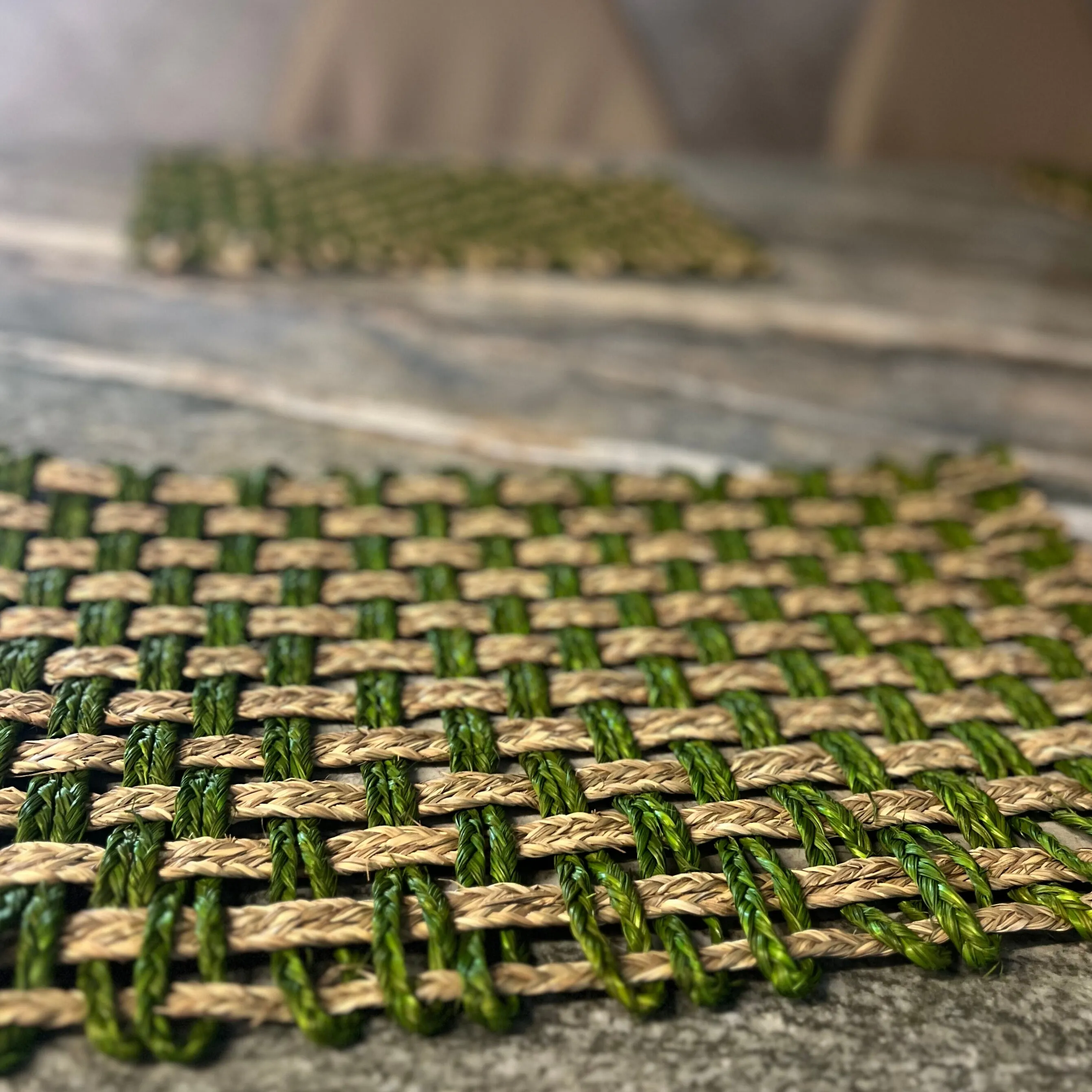 SABAI GRASS TABLE MATS SET OF 2 DUAL TONE NATURAL AND GREEN HANDMADE