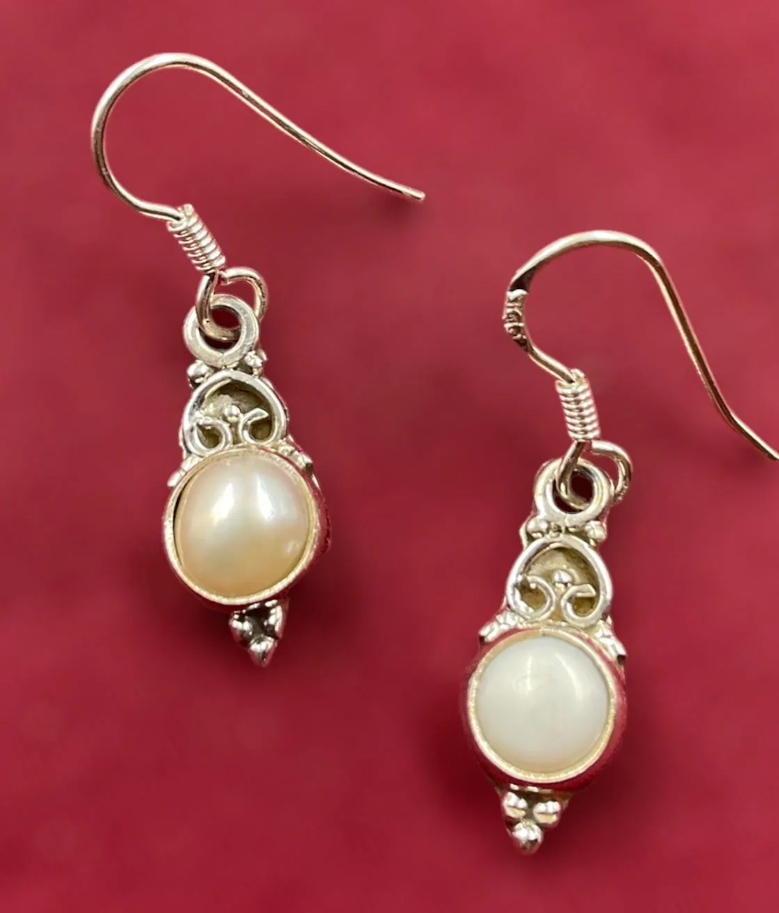 The Nidra Silver Gemstone Earrings (Pearl)