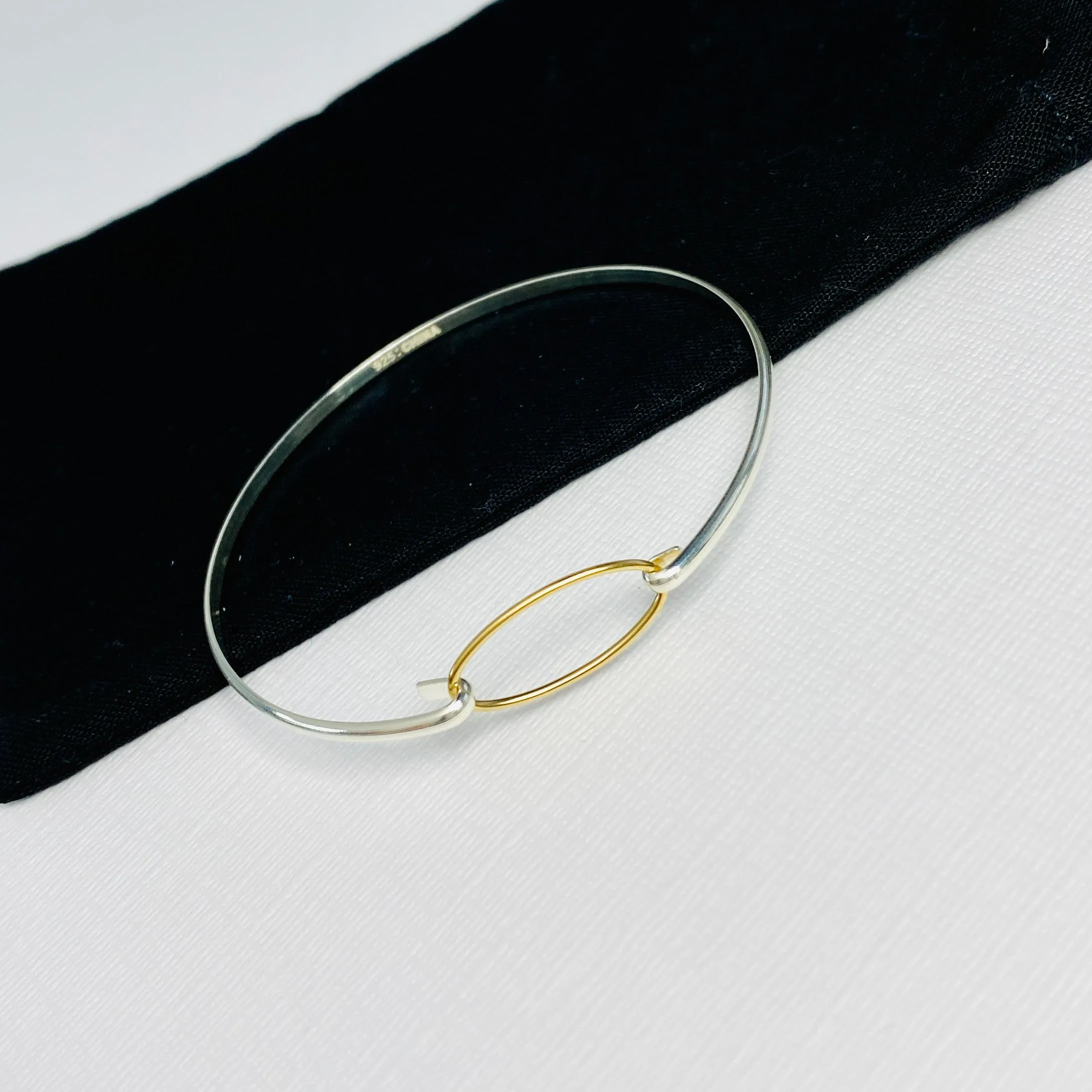 UNITY | Gold Oval Silver Bangle