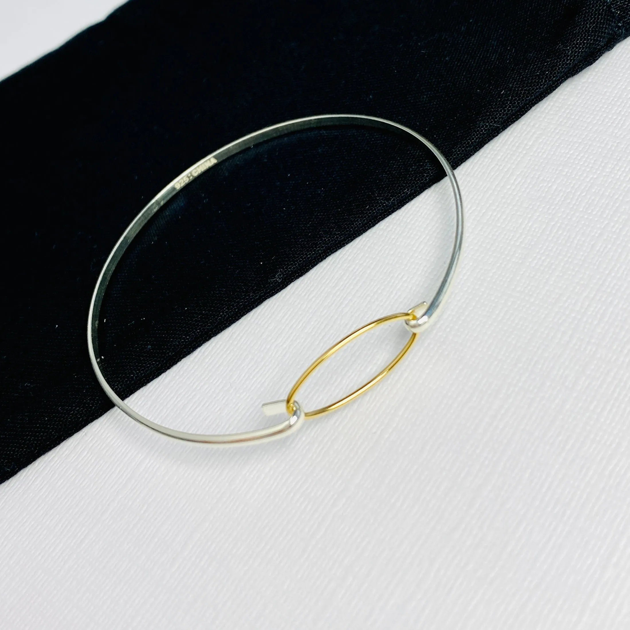UNITY | Gold Oval Silver Bangle