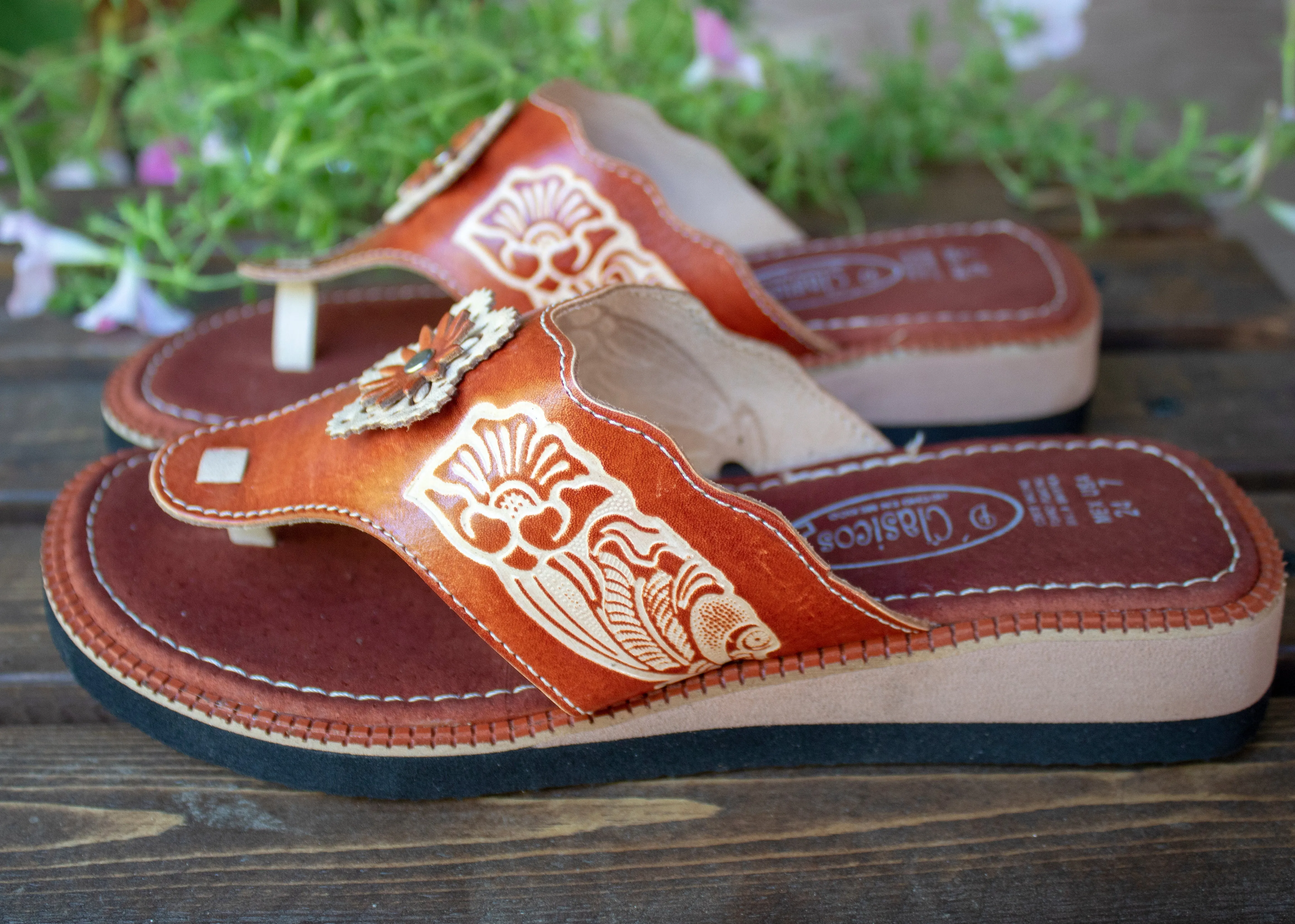 WOMENS LEATHER SLIP ON HUARACHE MEXICAN SANDAL