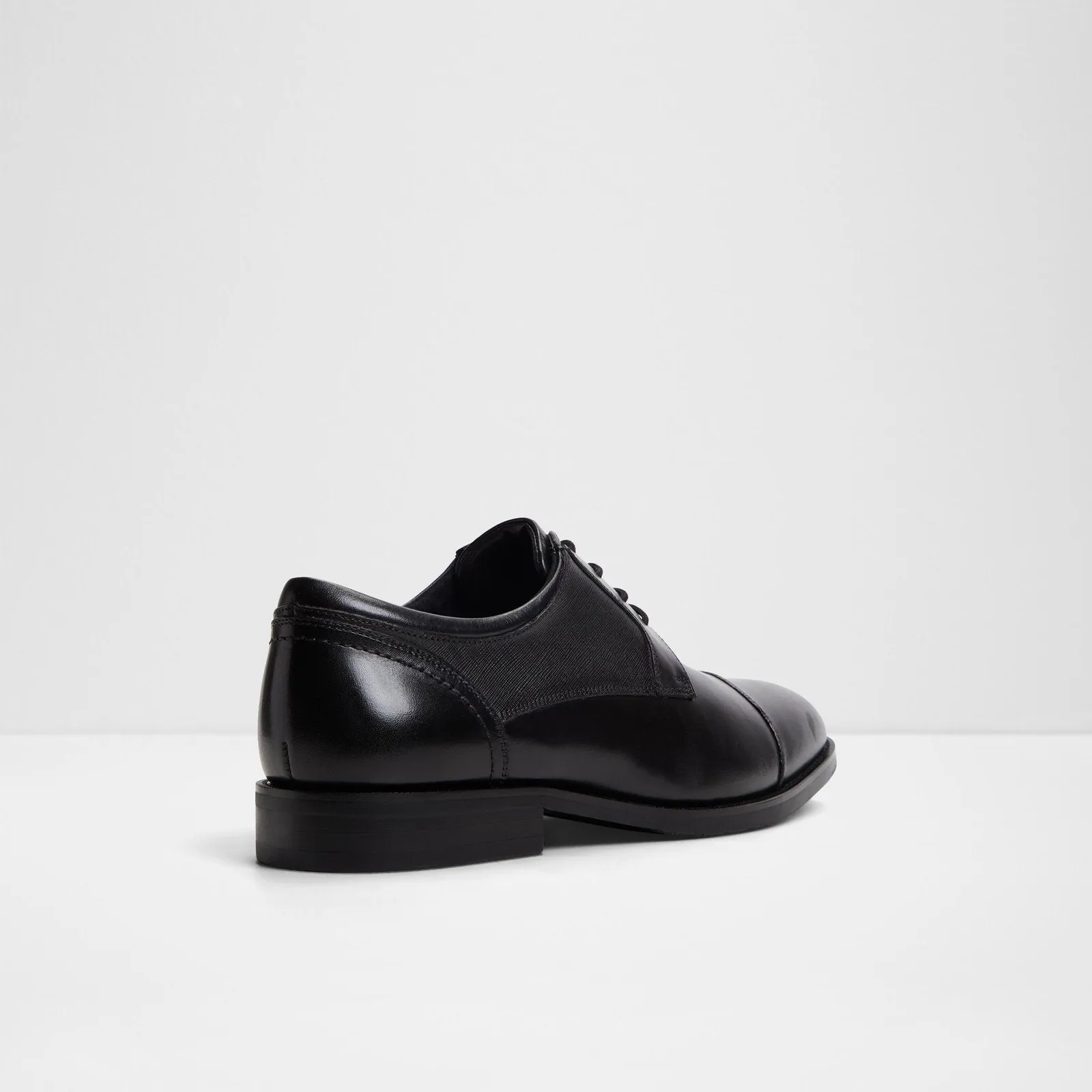 Wriggle / Lace Ups