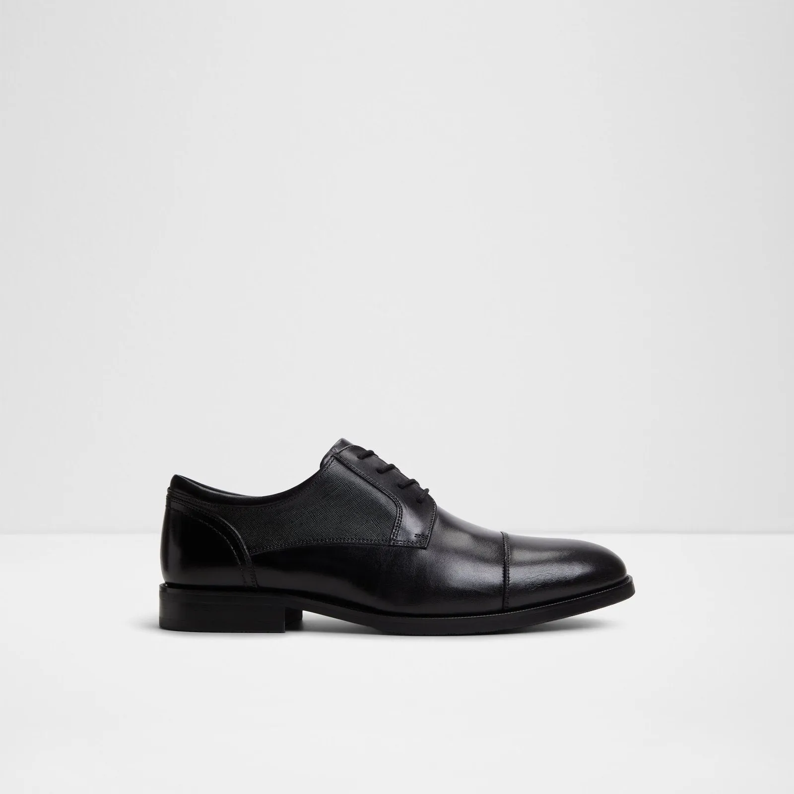 Wriggle / Lace Ups